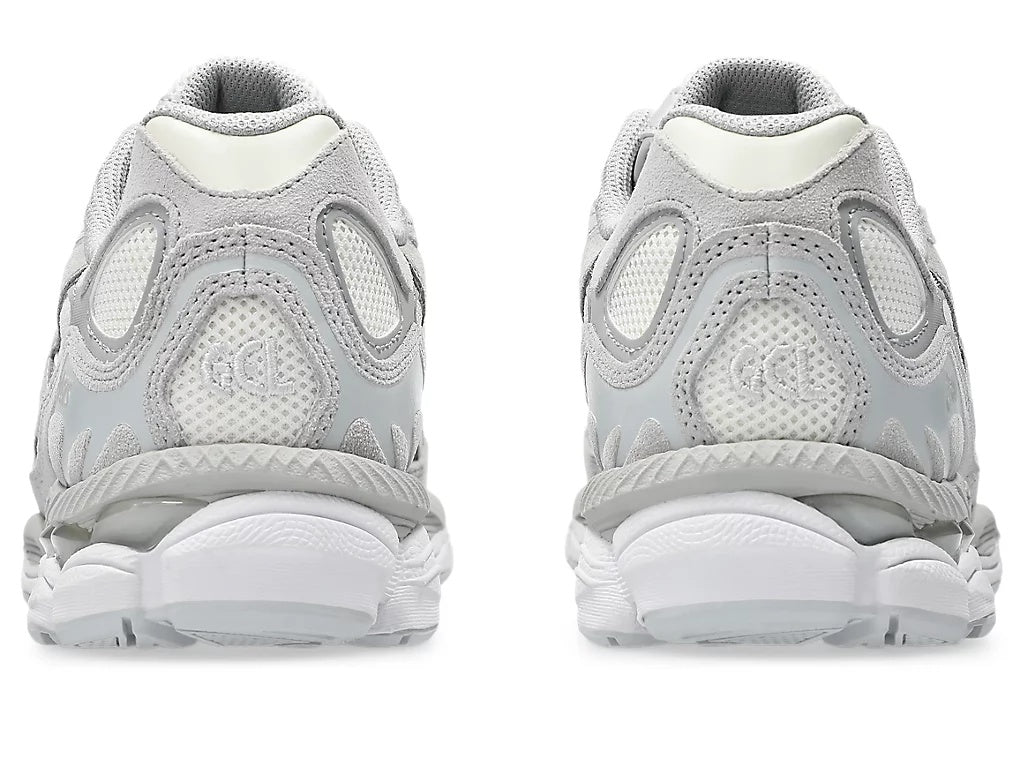 Velia Gel Runner Sneaker V2