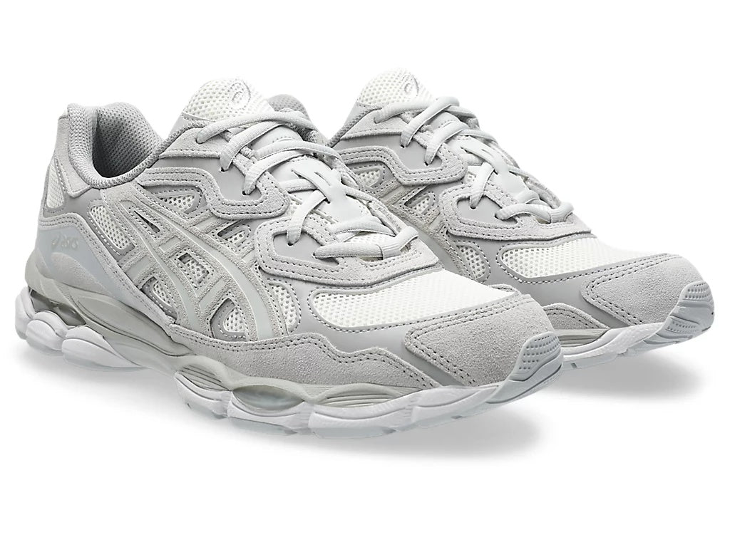 Velia Gel Runner Sneaker V2