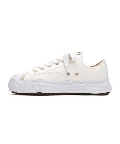 Velia Aeson Low Top Sneaker
