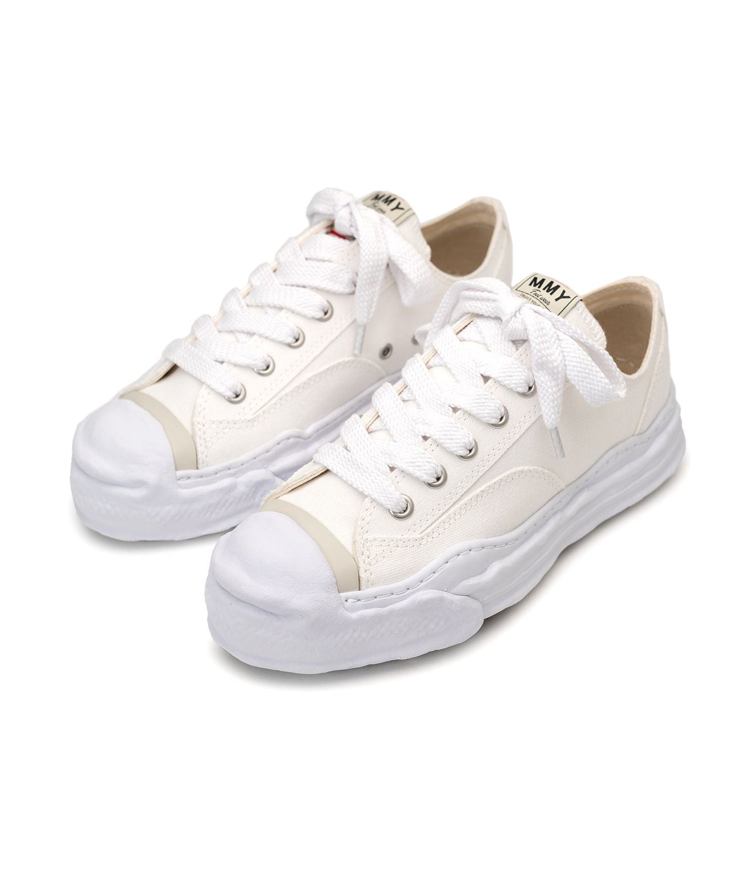Velia Aeson Low Top Sneaker