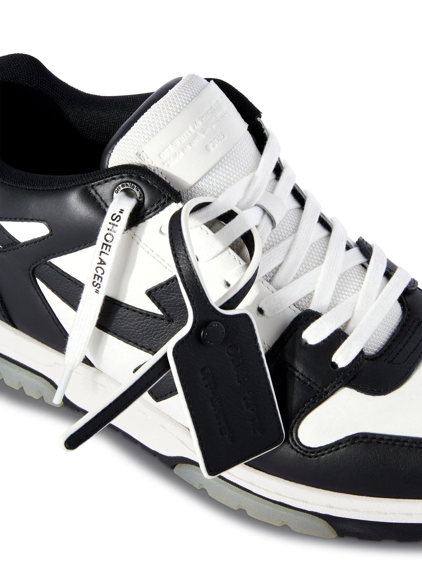 Velia Off Sneaker Black/White