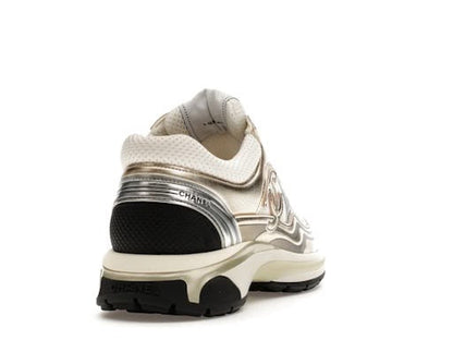 Velia CC Runner Sneaker