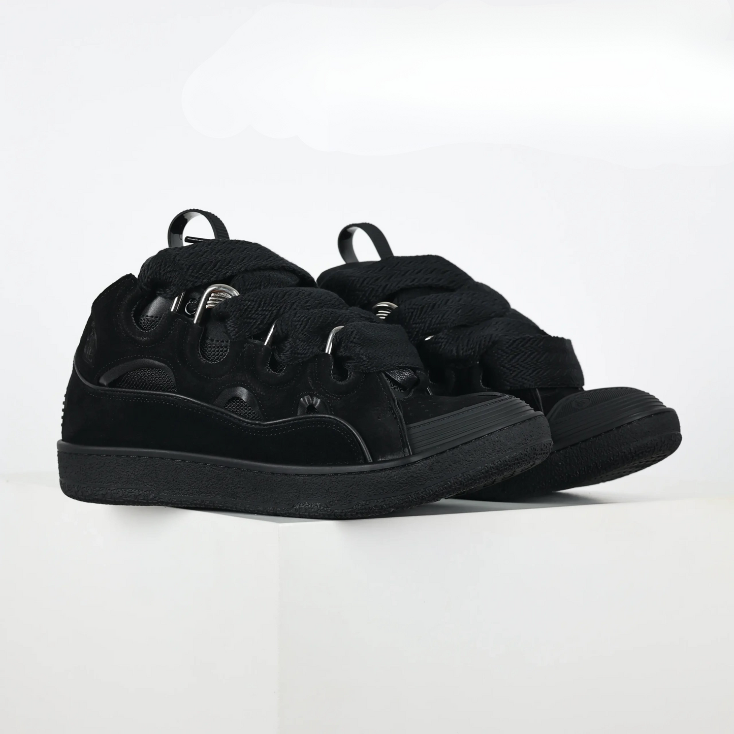 Velia Curb Sneaker