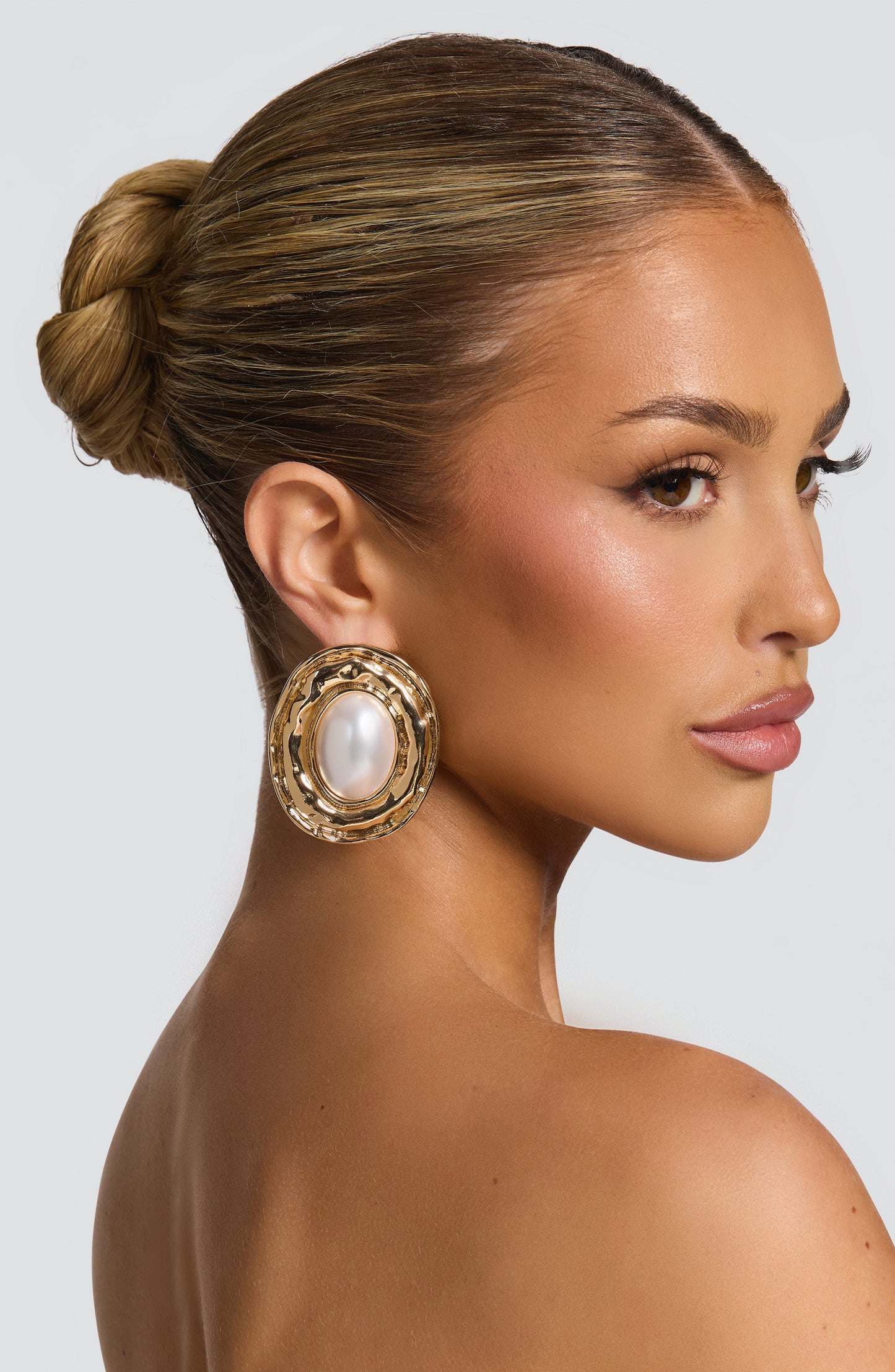 Ceecee Ohrringe Gold – Detailansicht