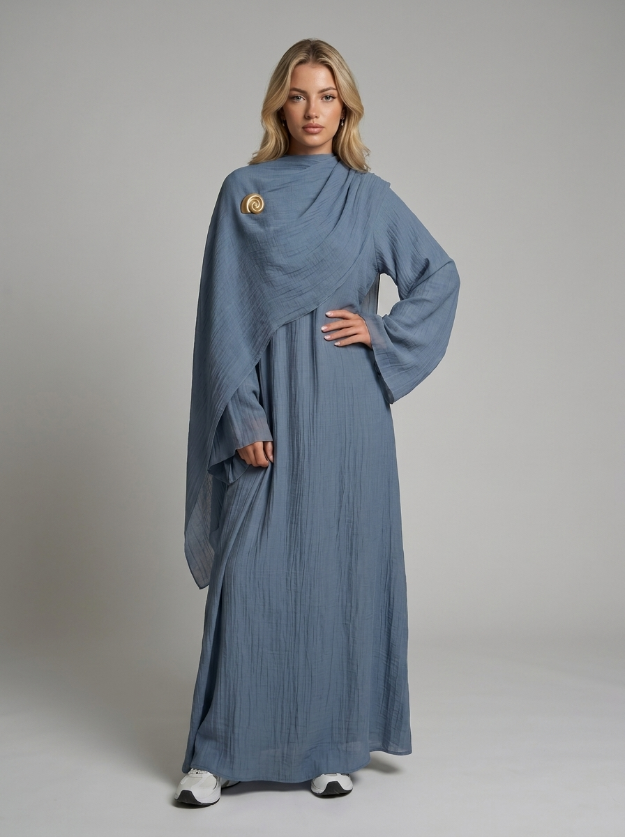 Abaya mit Cape und Brosche Himmel Blau