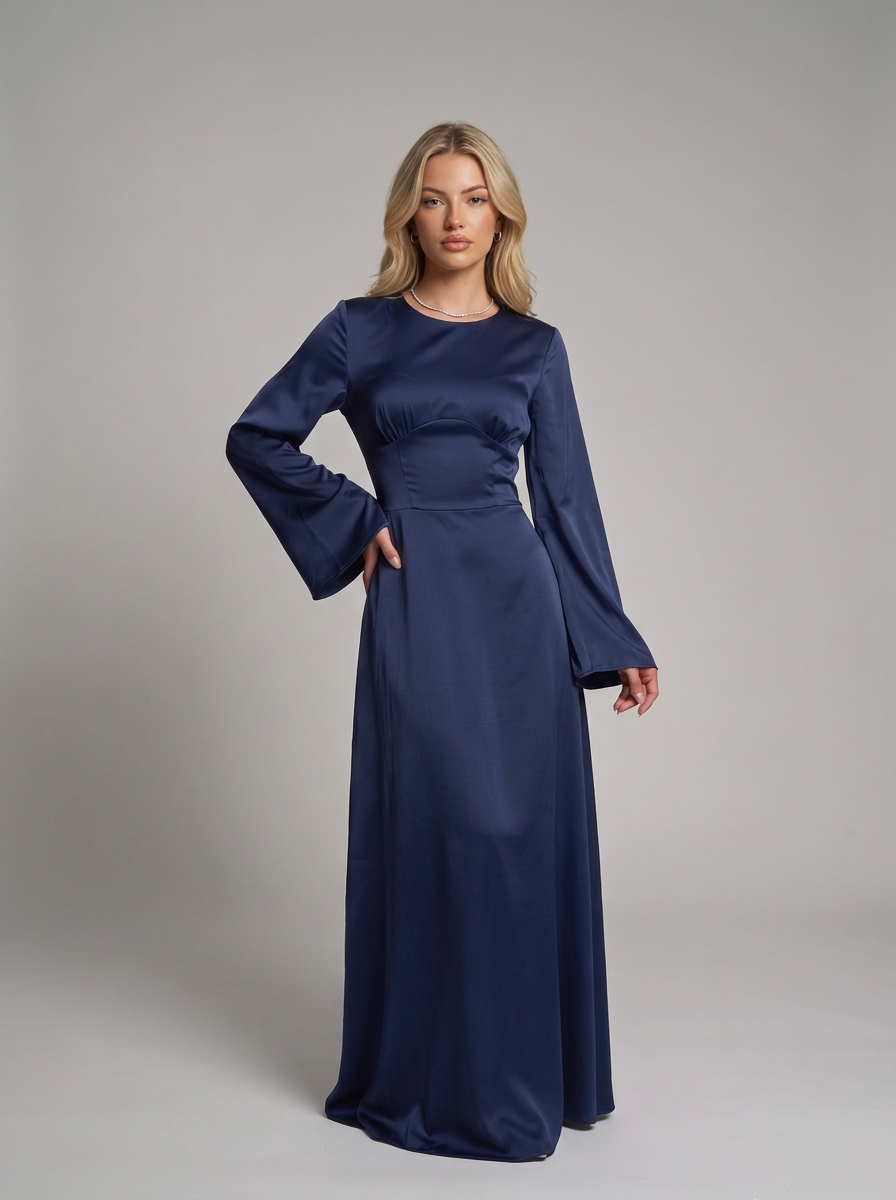 Virales Maxikleid mit Schnüren