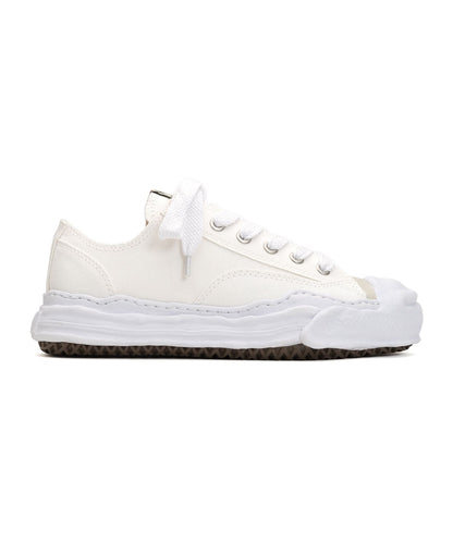 Velia Aeson Low Top Sneaker